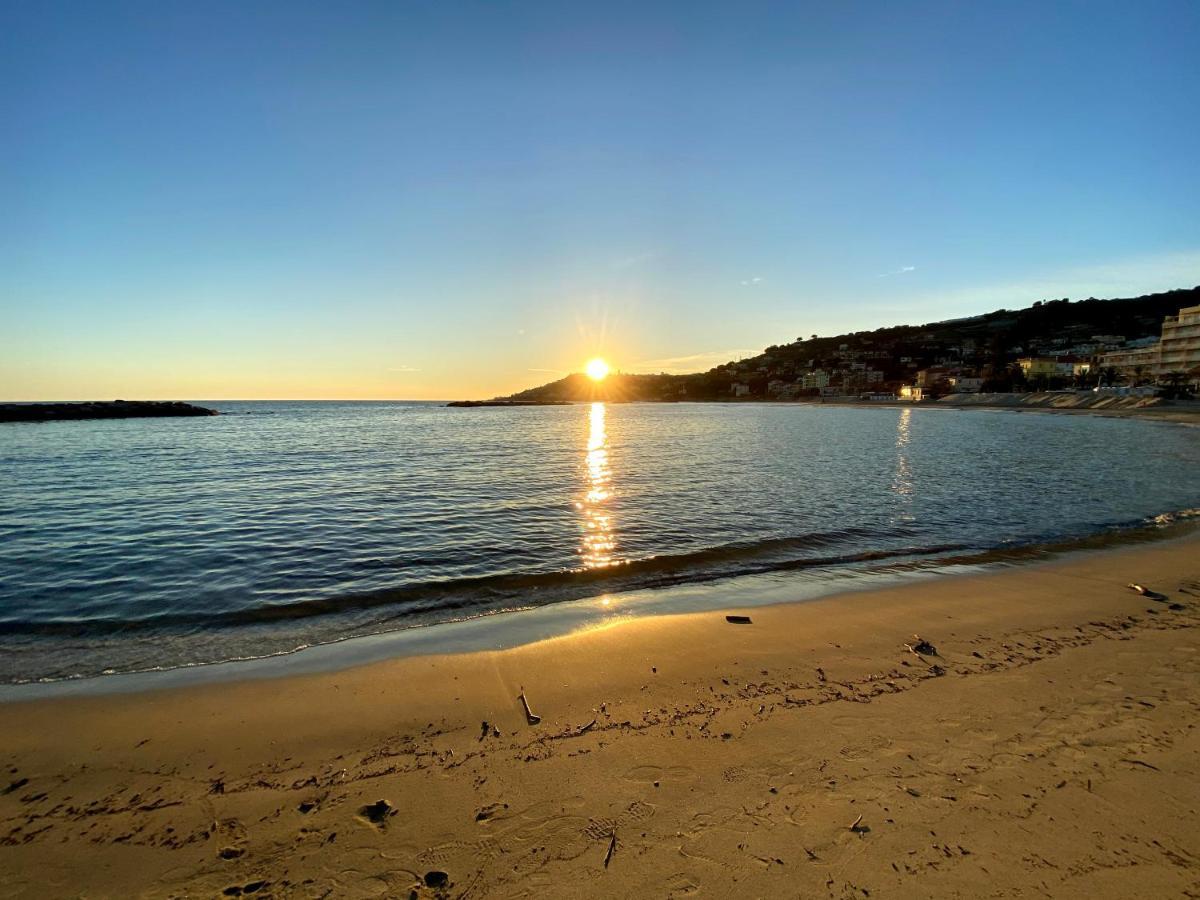 Vila Luxury Tugurio Arma di Taggia Exteriér fotografie
